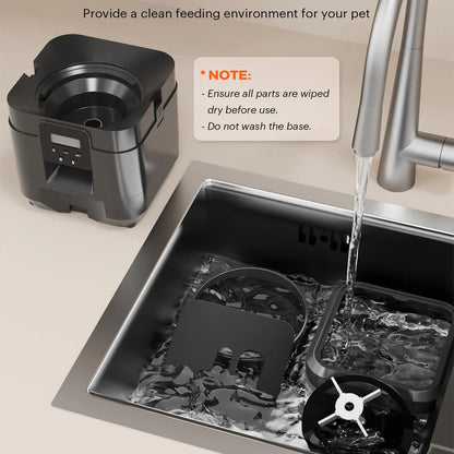 Cleaning guide infographic showing the removable bowl, food tank and rotor being rinsed in a sink